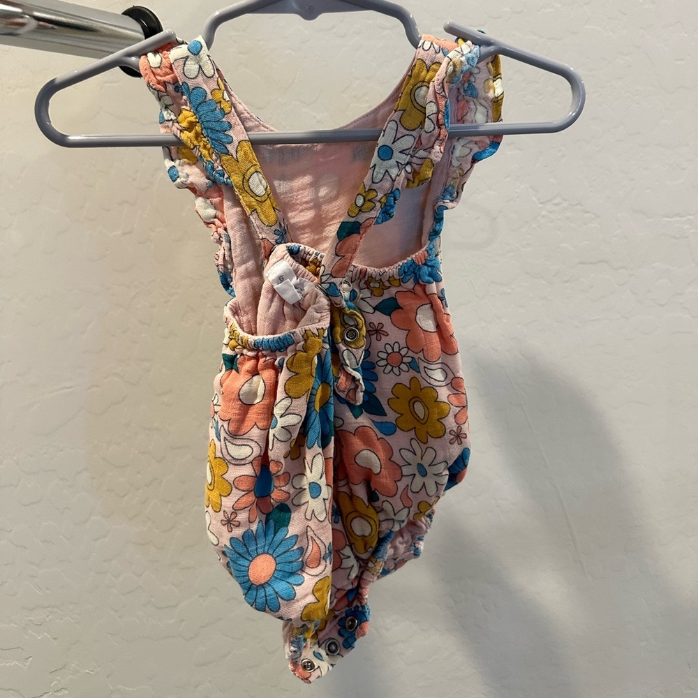 3-6 month Angel dear romper - Picture 2 of 3